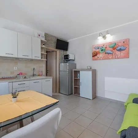 With Parking Space Losinj, Losinj - 25347 Appartamento