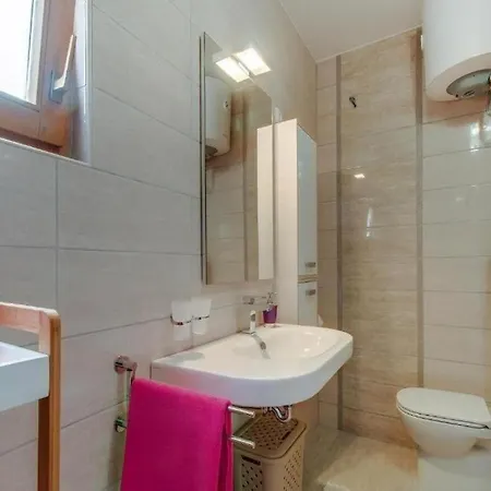 Appartamento With Parking Space Losinj, Losinj - 25347