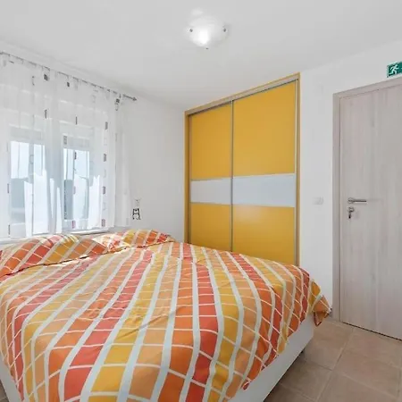 With Parking Space Losinj, Losinj - 25347 Appartamento