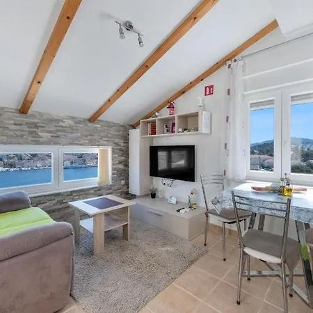 Apartment With Parking Space Losinj, Losinj - 25347